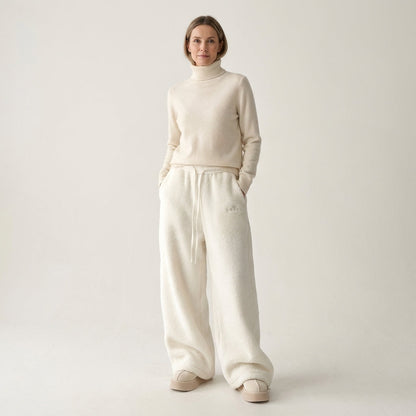 Emelda | Oversized Teddy Fleece Pants - Image 5